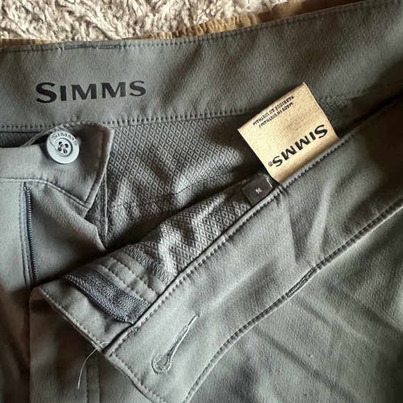 Simms Olive Green Shorts - Picture 2 of 2